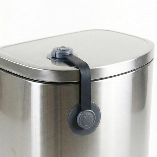 Trash can lock - can, child